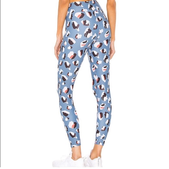 Beach Riot Cara Legging In Multi Spot - Picture 2 of 13